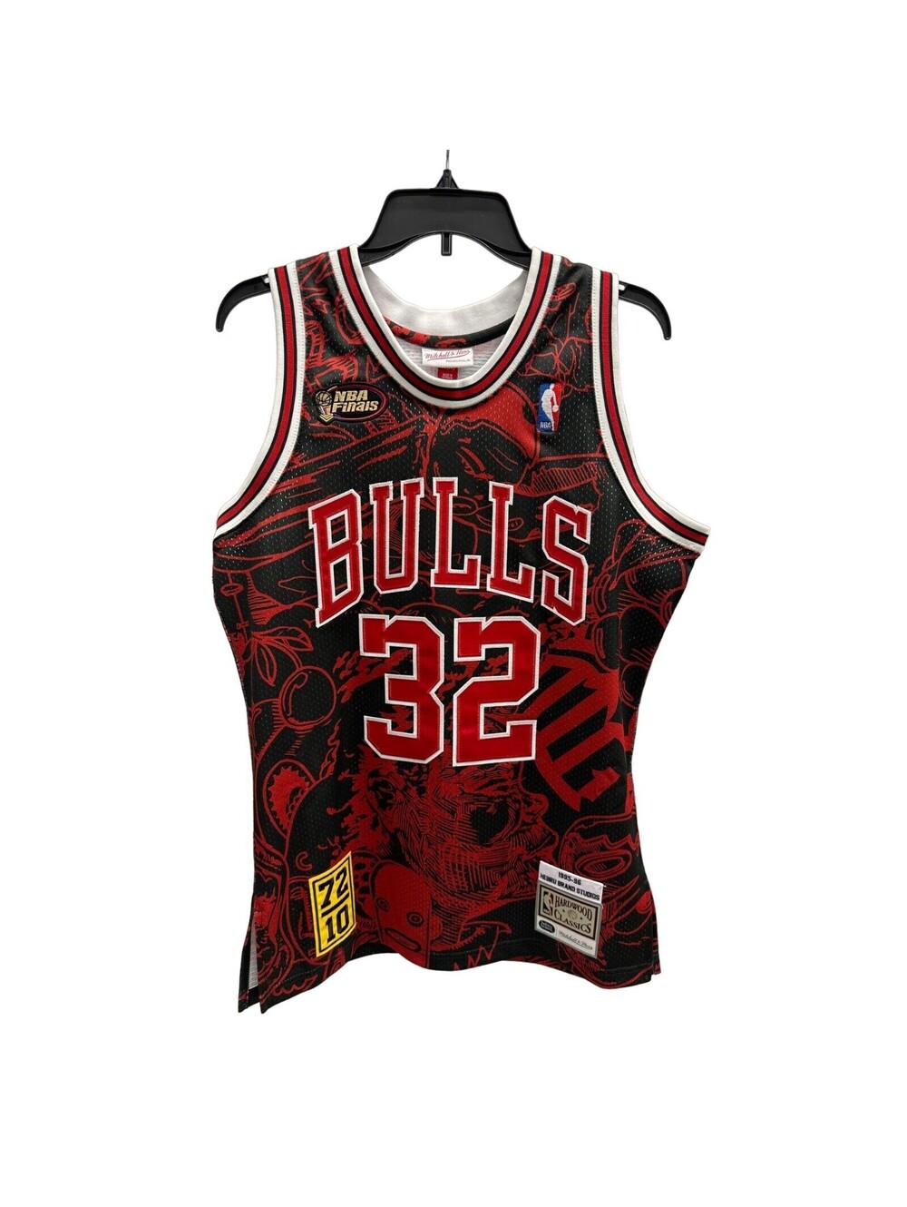 NWT Mitchell & Ness X Hebru Brantley Chicago Bulls Jersey 40 / Medium